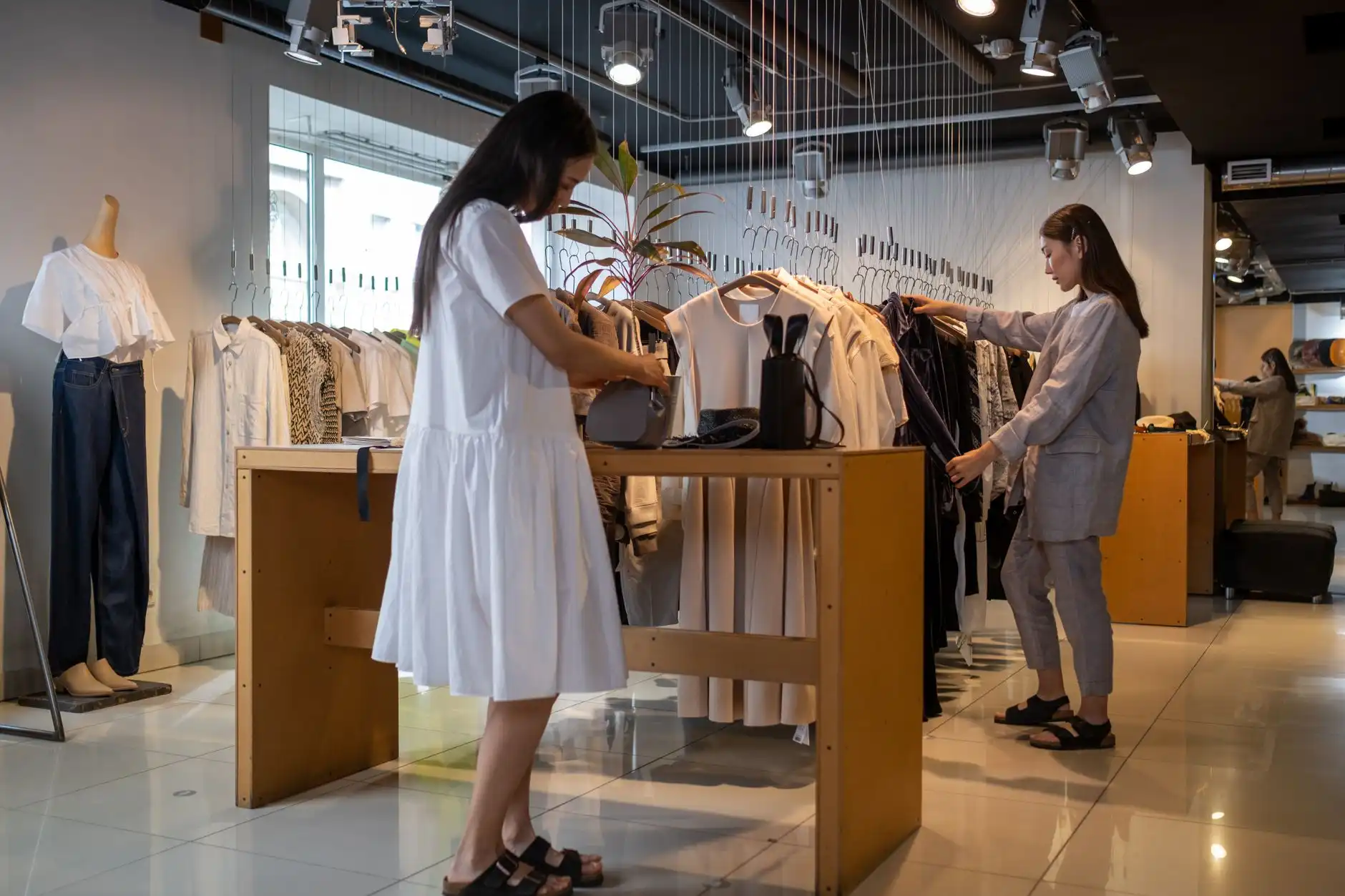 江鑫机械设备配件与模具定制服务在汽车制造中的应用案例